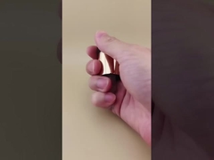 Bomba de loção preta e dourada K702-1 para garrafas cosméticas