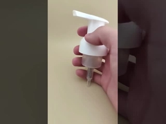 Bomba de espuma de plástico branco com design delicado para frascos de shampoo