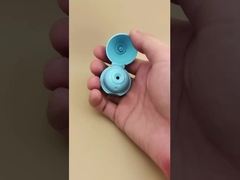 Capa esférica lisa de plástico azul-céu para garrafas cosméticas