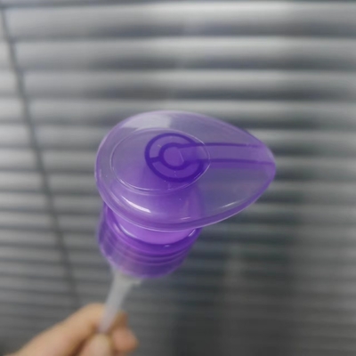 A bomba roxa transparente da loção do corpo derrama não 1,20 - 1.50ml/T