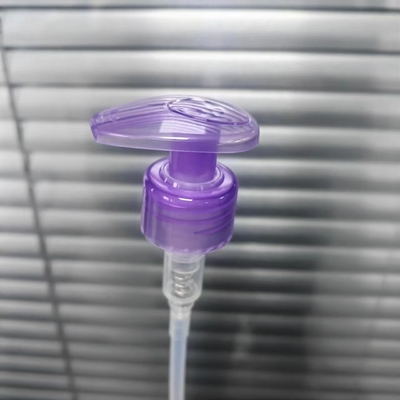 A bomba roxa transparente da loção do corpo derrama não 1,20 - 1.50ml/T