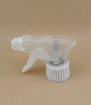 Pulverizador de bomba de gatilho K101-4 PP de plástico branco e branco transparente para frascos de cabeleireiro