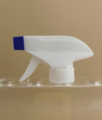 Pulverizador com gatilho branco de plástico PP com botão vermelho K101-8 para frascos cosméticos