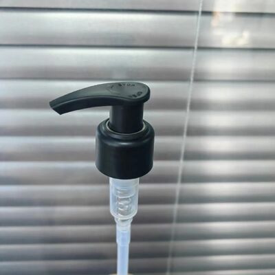 Entrega rápida Bomba de Loção Preta Matt Bomba de Loção Corporal Cosmética com Logotipo Personalizado