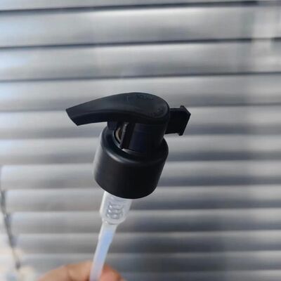 Novo design 24mm 28mm bomba de loção de plástico com bloqueio esquerda-direita torcer bomba de loção com clip