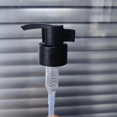 Novo design 24mm 28mm bomba de loção de plástico com bloqueio esquerda-direita torcer bomba de loção com clip