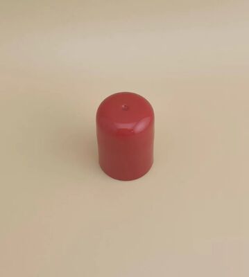 Tampa de plástico vermelha com design elegante para frascos de produtos para a pele