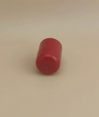 Tampa de plástico vermelha com design elegante para frascos de produtos para a pele