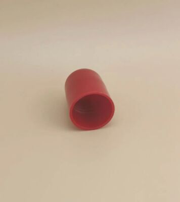 Tampa de plástico vermelha com design elegante para frascos de produtos para a pele