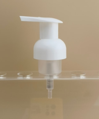 Bomba de espuma de plástico branco com design delicado para frascos de shampoo